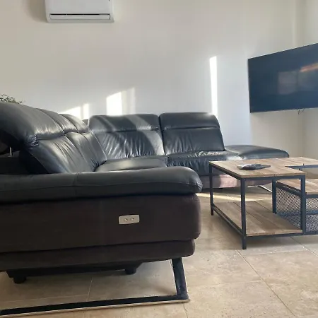 Luxury House Family's *