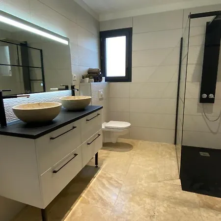 Luxury House Family's *