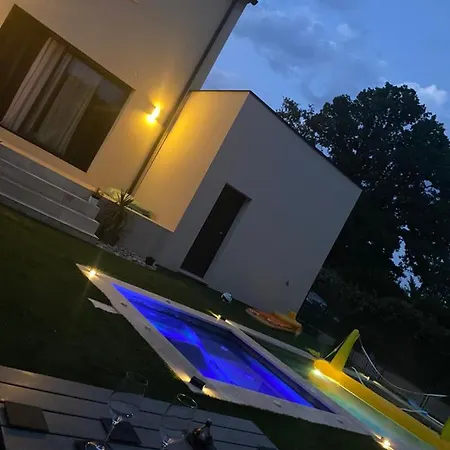 Luxury House Family's Villa *