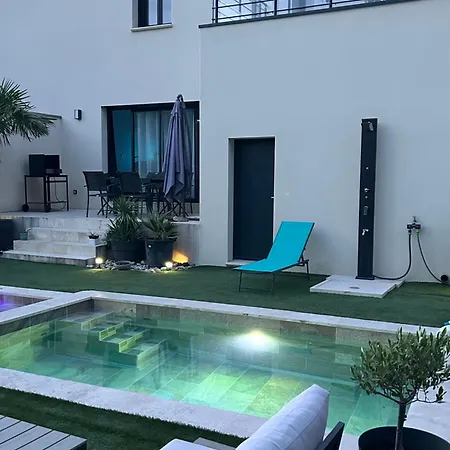 Luxury House Family's Villa *